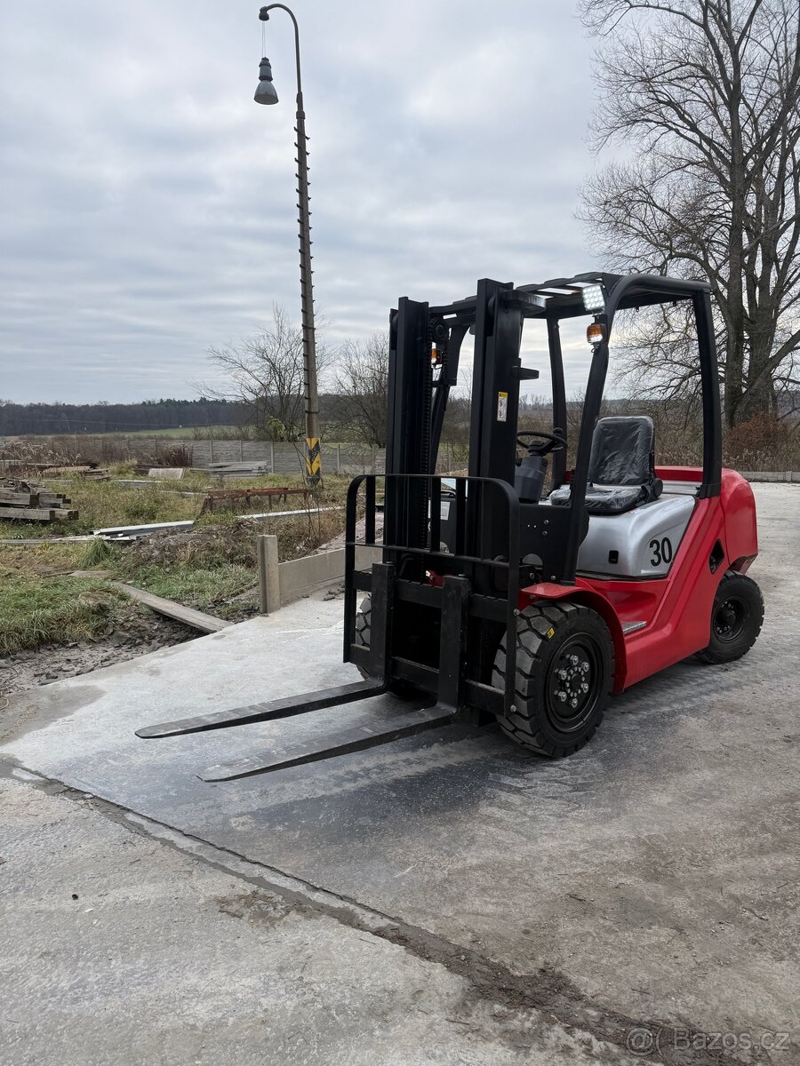 Vysoko zdvižný vozík Diesel 3t - 2