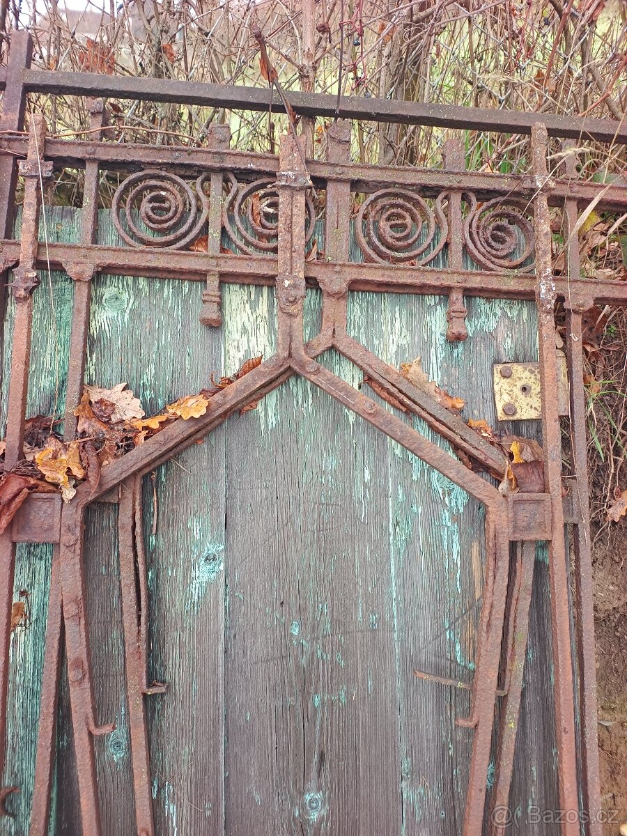 Kovaná dvoukřídlá vrata - 2
