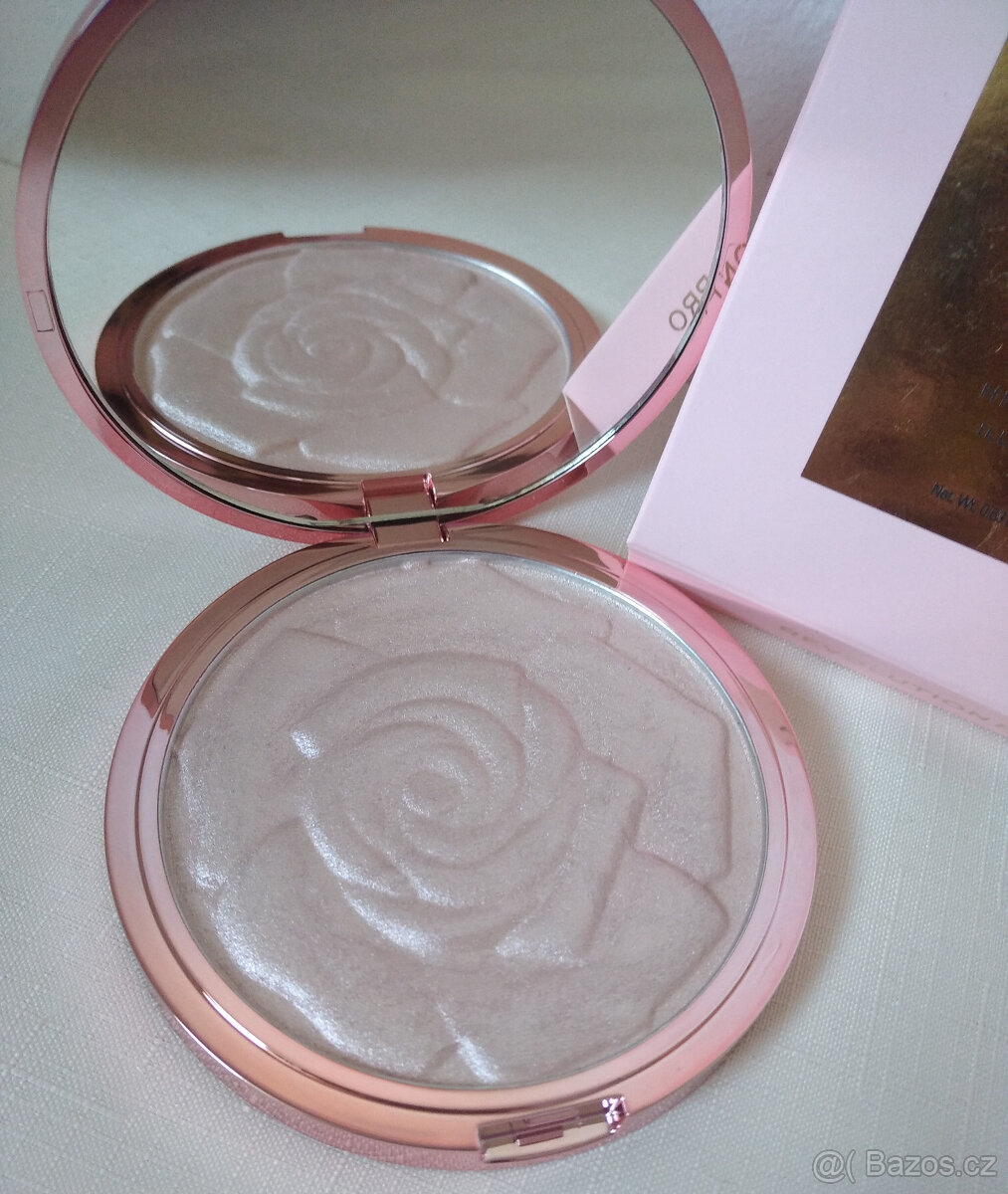 Pudrový rozjasňovač Revolution Rose White 18g - 2