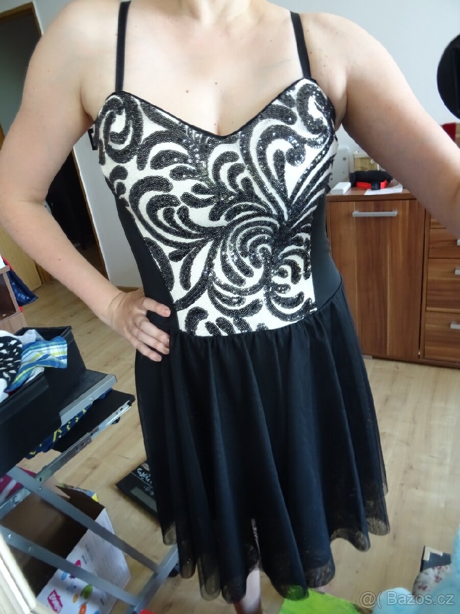 Černé plesové šaty s flitry - 2