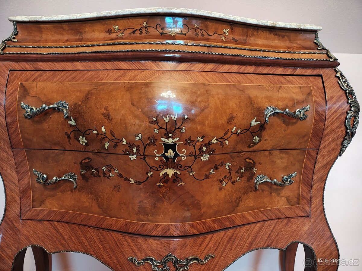 Zámecká komoda s mramorem - 2