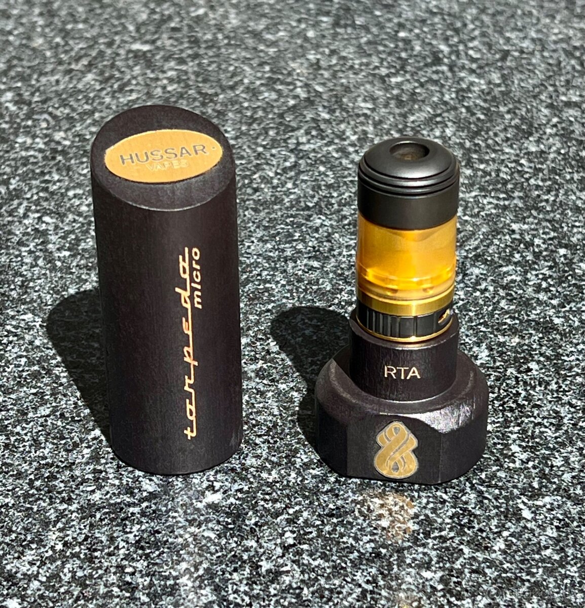 Hussar Vapes Torpedo Micro RTA Black & Gold, výborný stav - 2