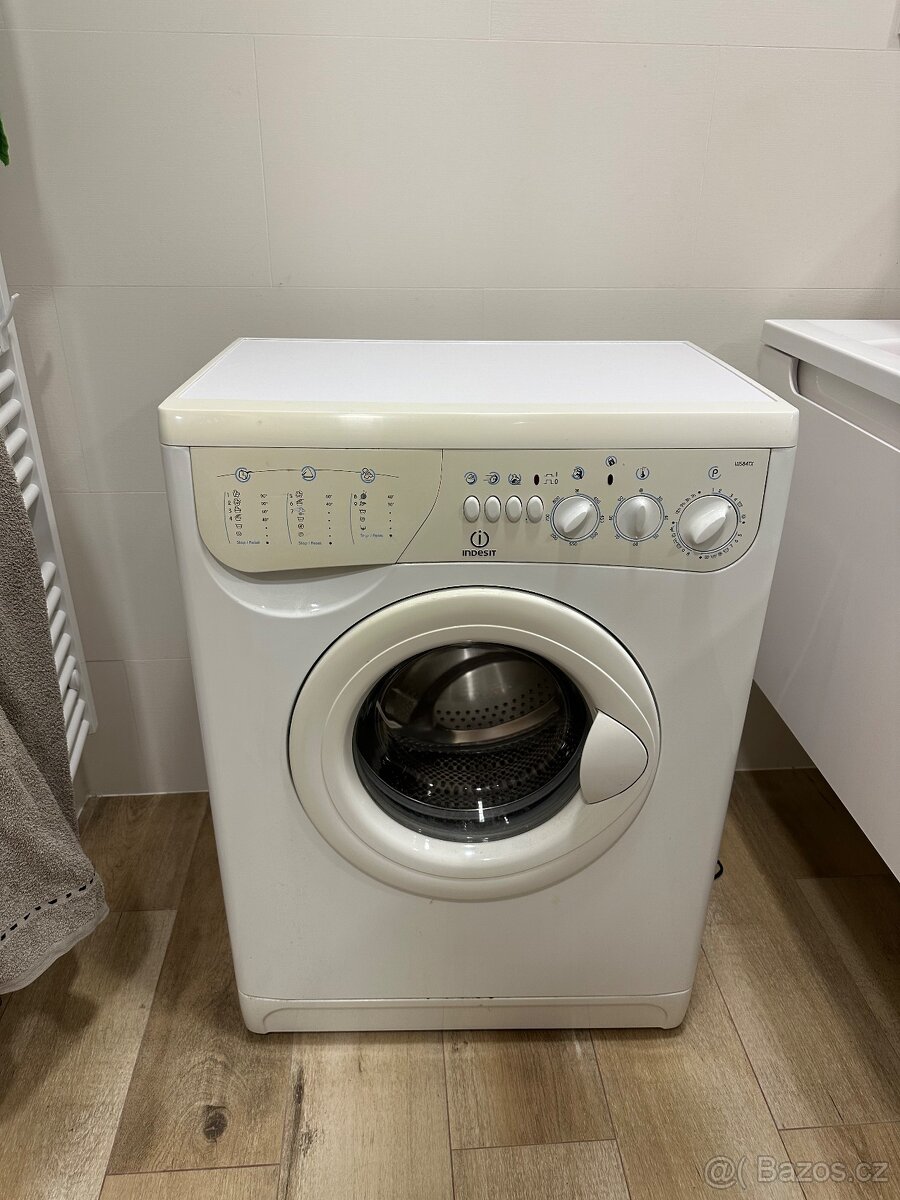 Pračka Indesit - 2