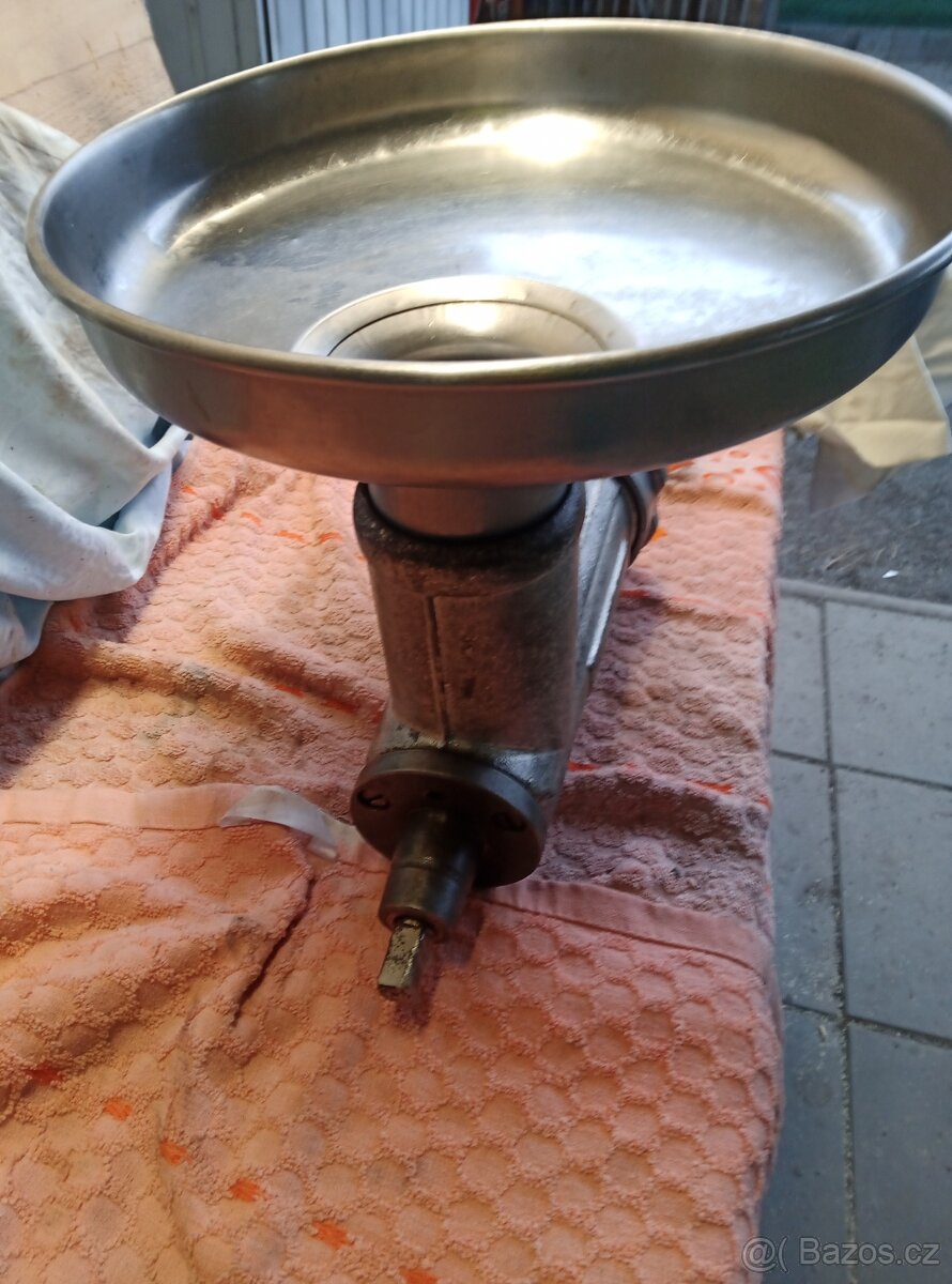 Mlýnek na maso alba Re 22 - 2