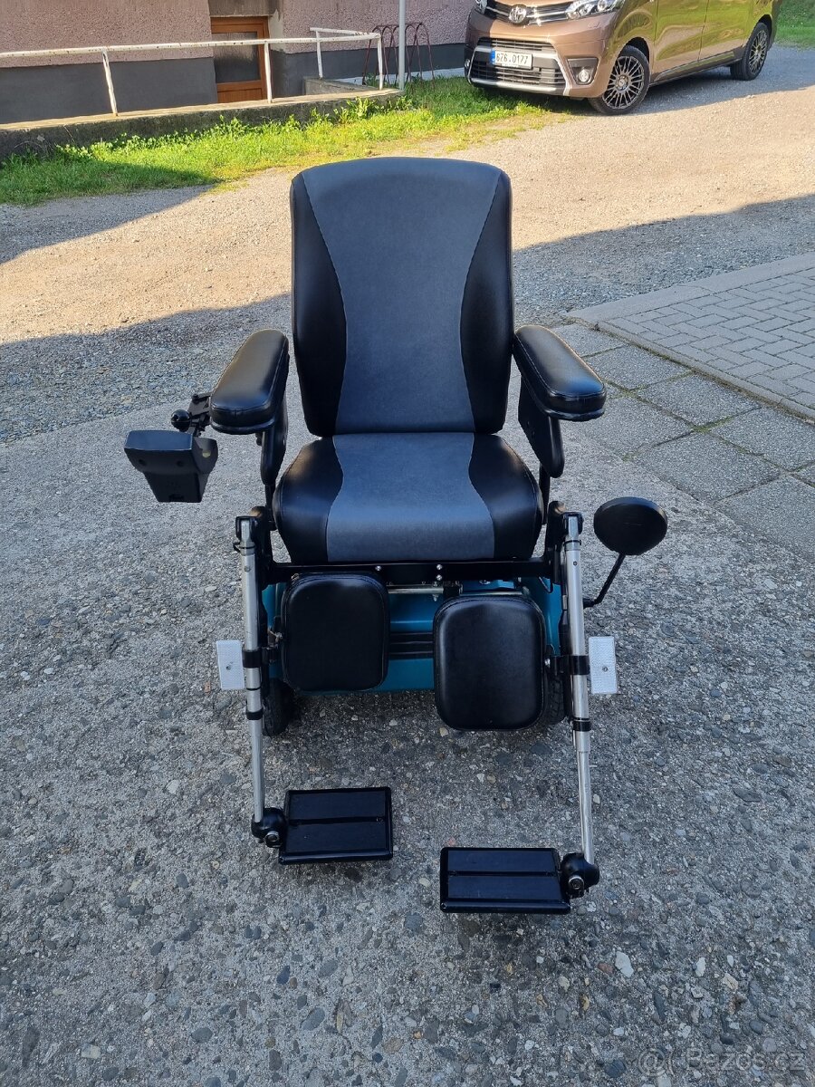 Invalidní elektrický vozík - 2