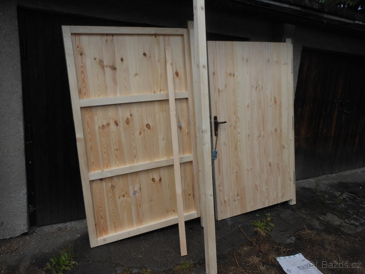 Vrata garážová. - 2