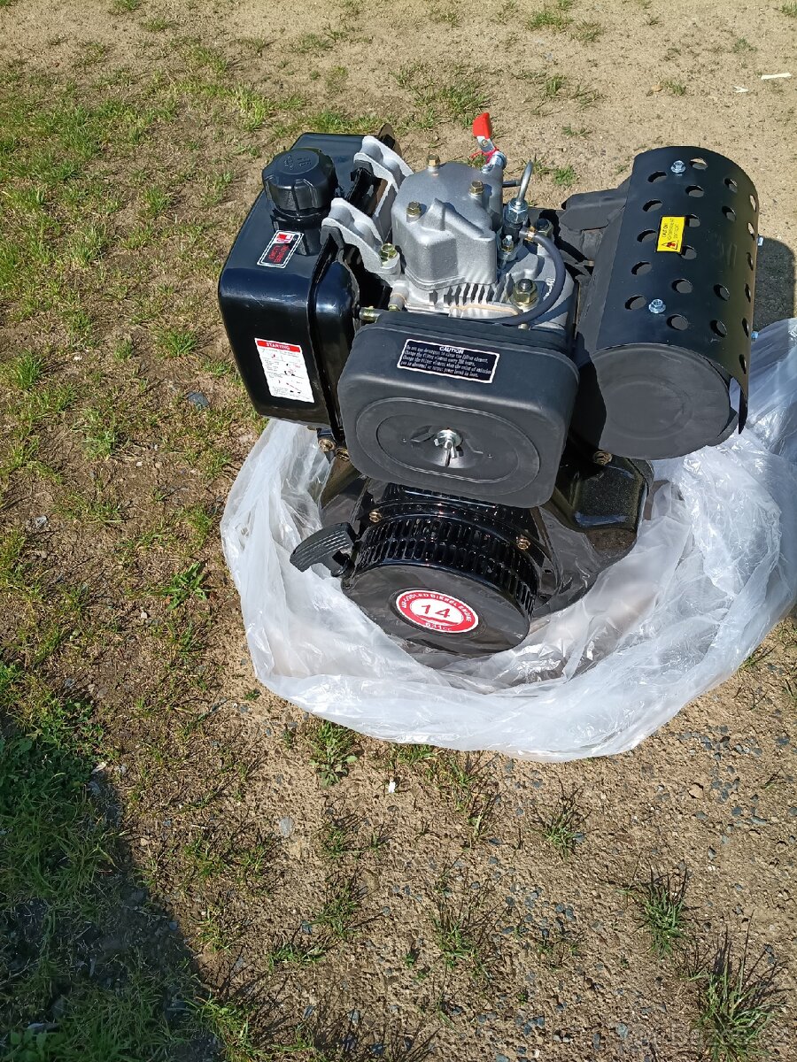 Naftový motor 195F Do sekačky, bagru, dumperu.... - 2