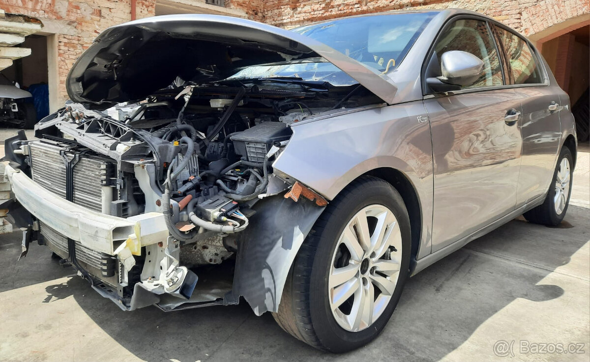 Peugeot 308 hatchback - 2