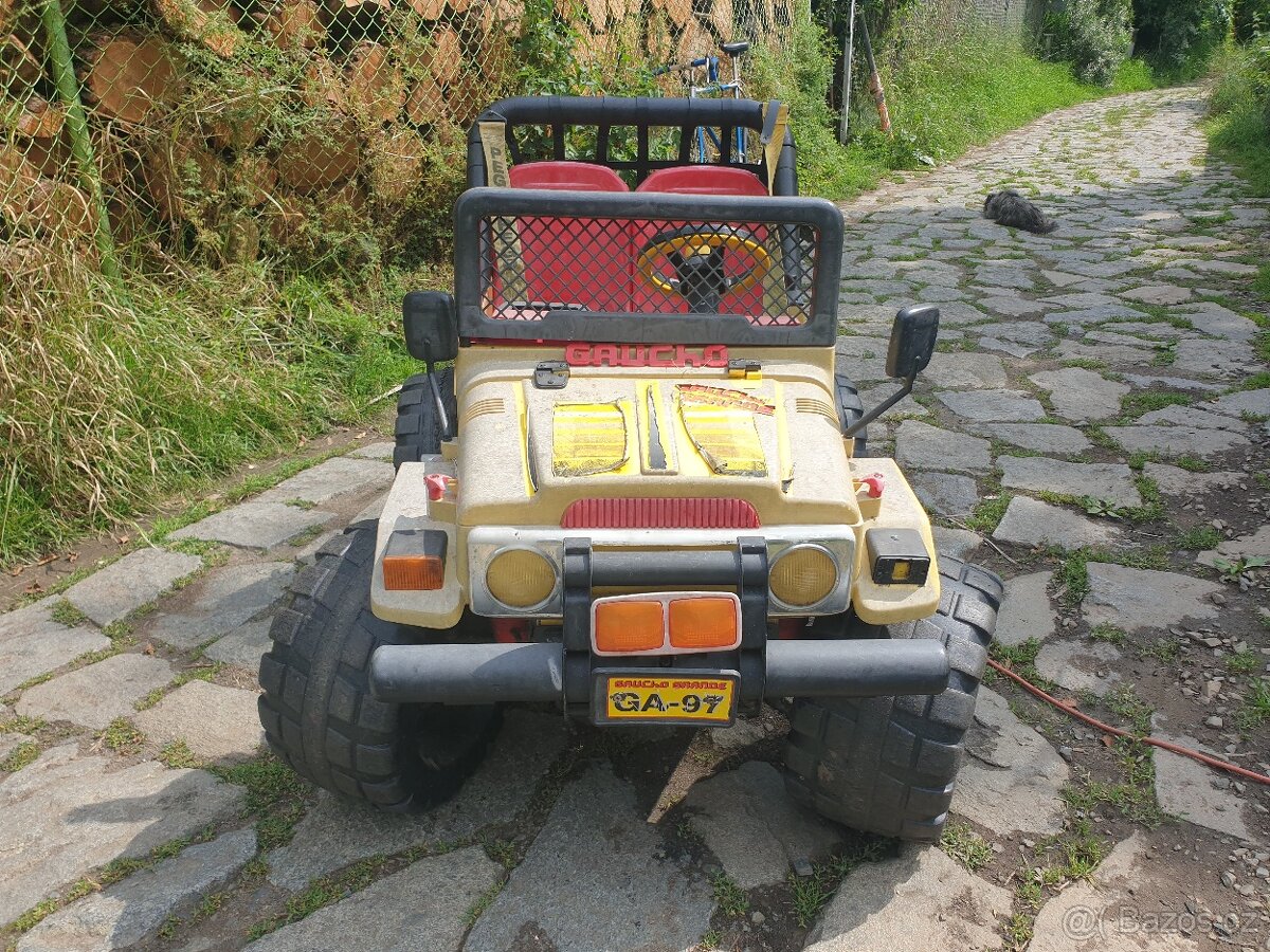 Pegperego el. Jeep autíčko - 2