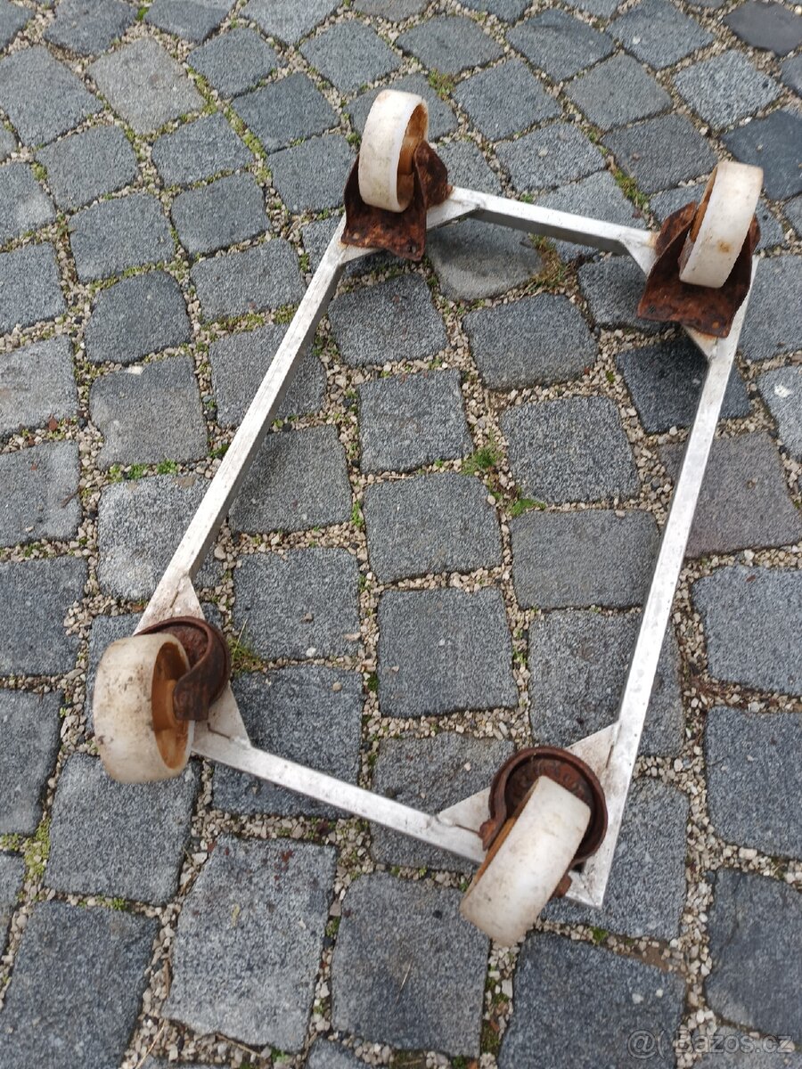 Nerezový vozík pod přepravky řeznický 10ks - 2