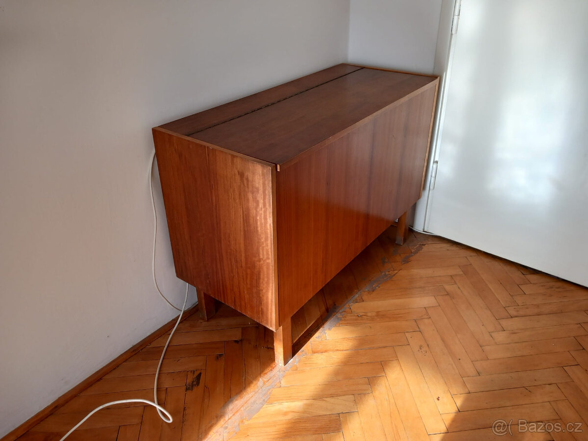 Skříňka na lůžkoviny - peřiňák tmavé dřevo - 2