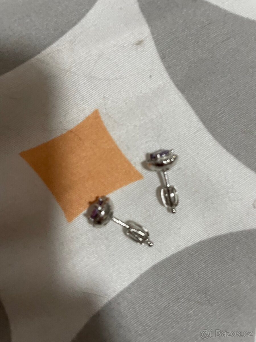 Prodám stříbrné pecky na šroubek - 2