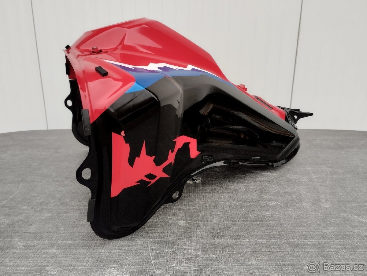 Nádrž Honda Africa Twin 1100 + poškoz. díly - 2