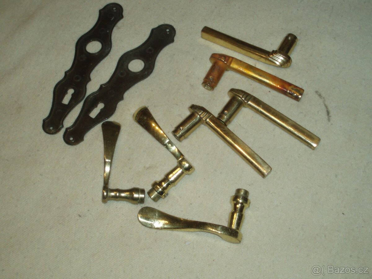 Mosazné kování a kliky 9 kusů - viz foto - 2