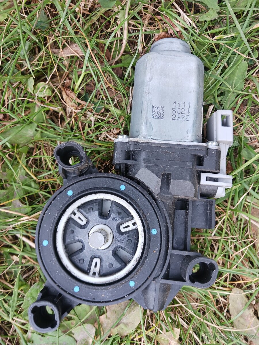 PRODÁM MOTOREK NA STAHOVÁNÍ OKÉNKA ŠKODA CITIGO - 2