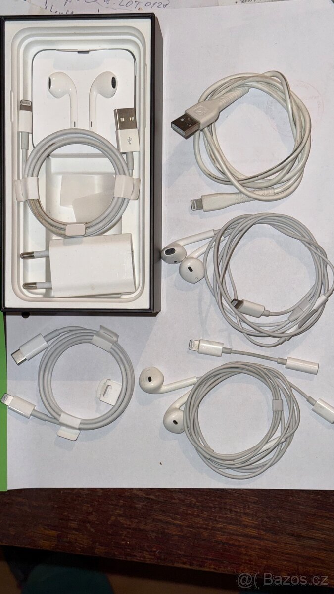 PRODÁM IPhone 11 Pro Max 256 GB Midnight Green - 2