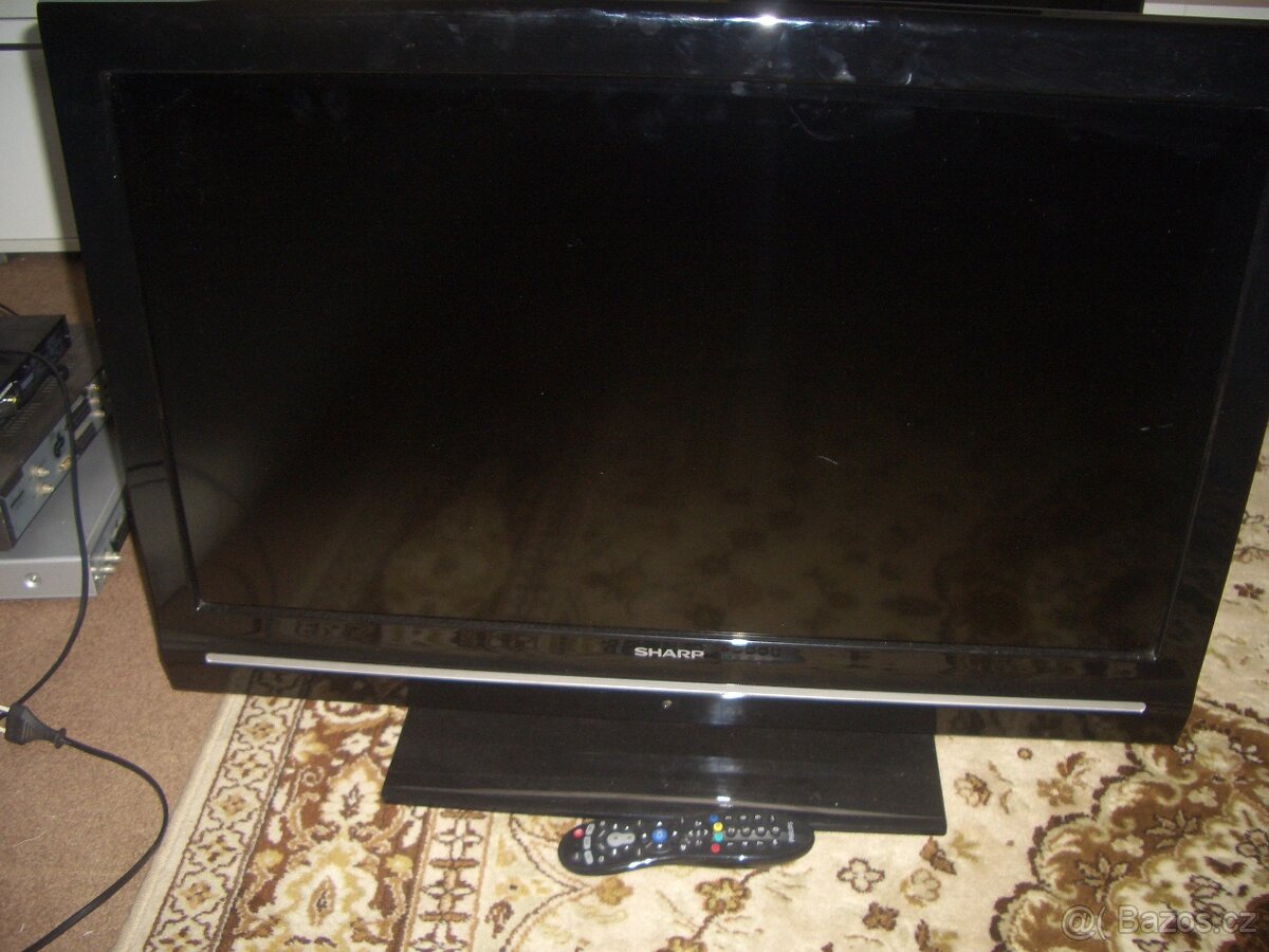 3 ks funkční TV 32´ - 2