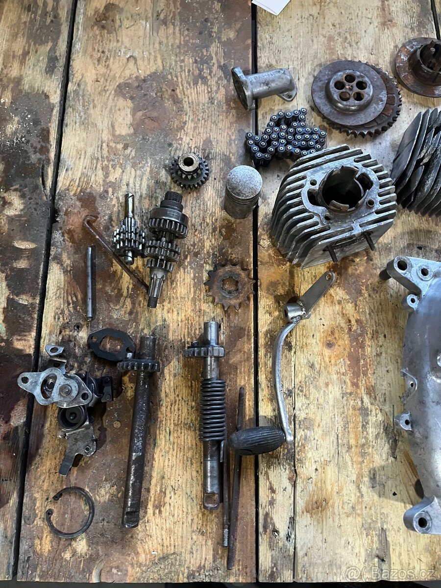 motor Jawa pionýr 05 - 2