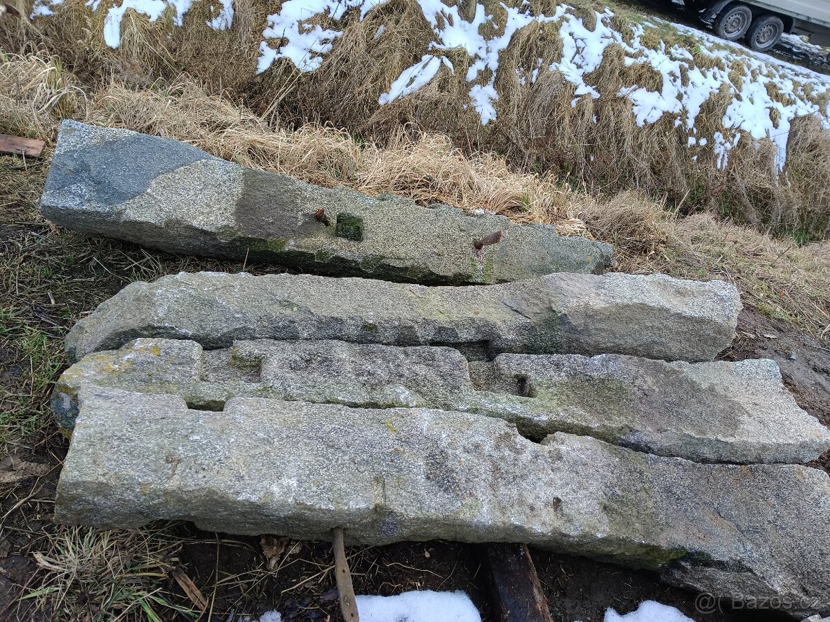 Žulové sloupky,kuny - 2