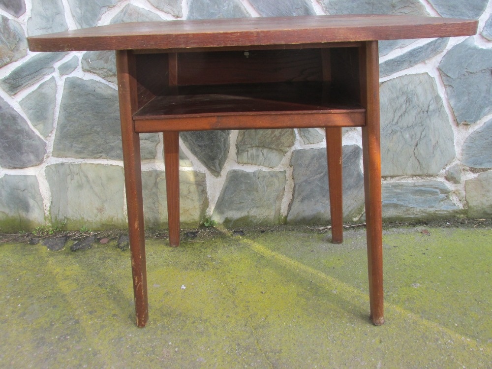 Starší dýhovaný televizní stolek - 2