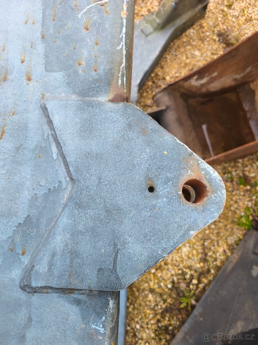 Výložník unc 060, 750 - 2