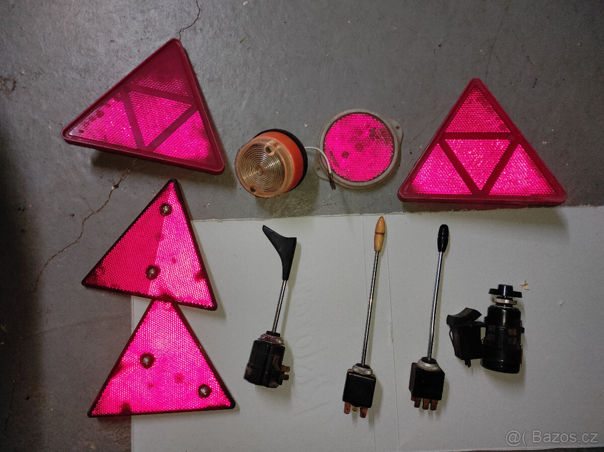 Mix věcí, přepínače Škoda atd... - 2