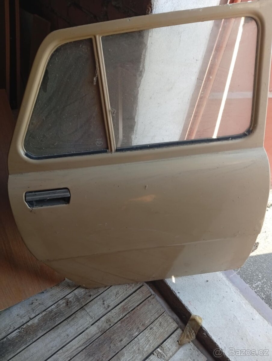 Dveře škoda 100 - 2