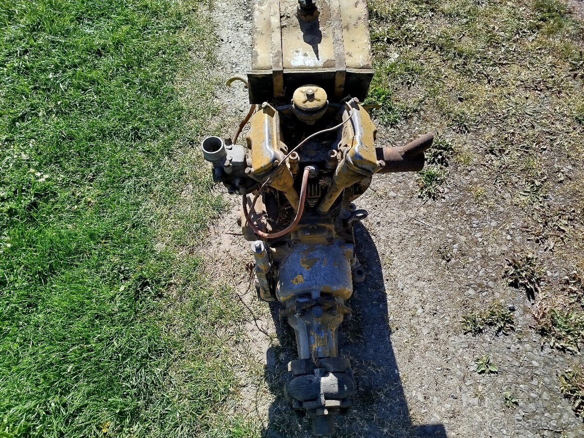 Prodej stabilní 4taktní motor - 2