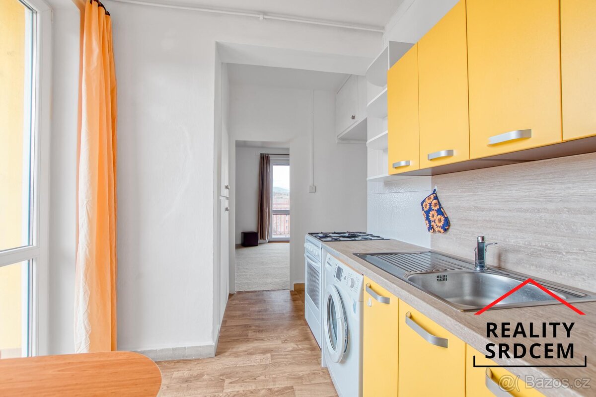 Pronájem bytu 2+1, 62 m2 s dvěma lodžiemi, ul. Lidická, Třin - 2