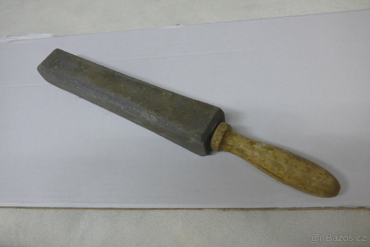 Starý Brusny Kamen CARBORUNDUM - 2