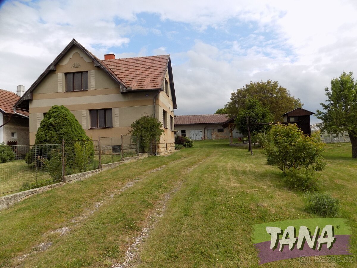 Prodej zemědělské usedlosti, dům o dispozici 4+1, vejminek, - 2