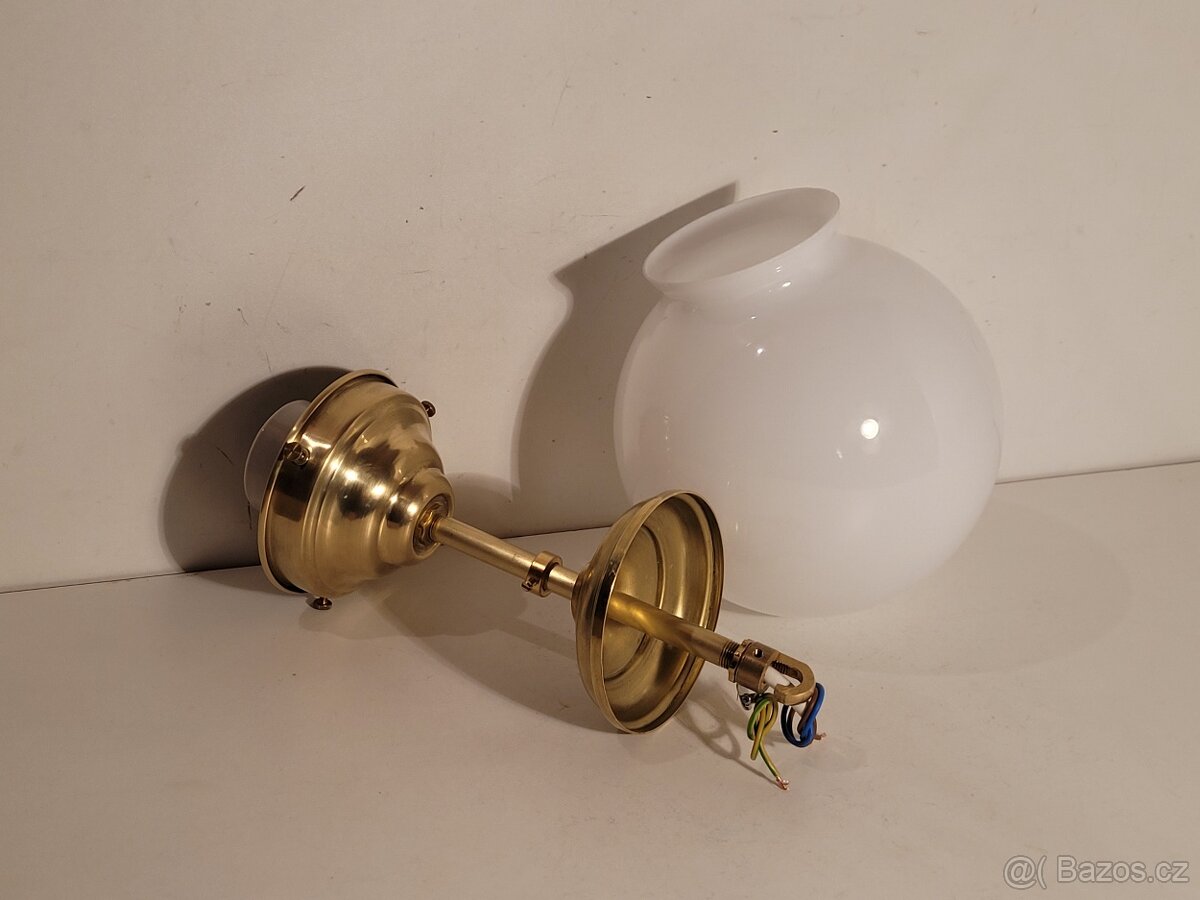 mosazný lustr, stínidlo bílá opálová koule až 4 ks - 2
