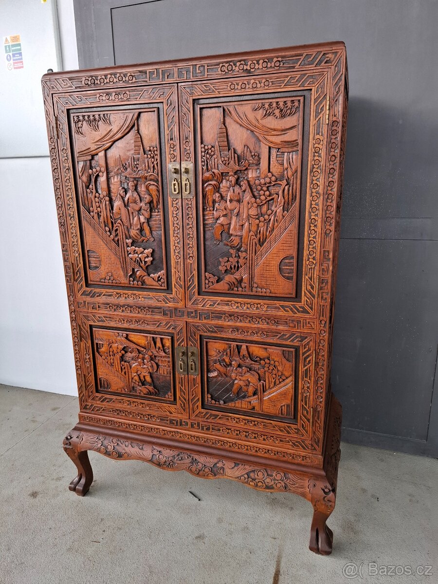 Starožitná masivní čínská komoda - 2