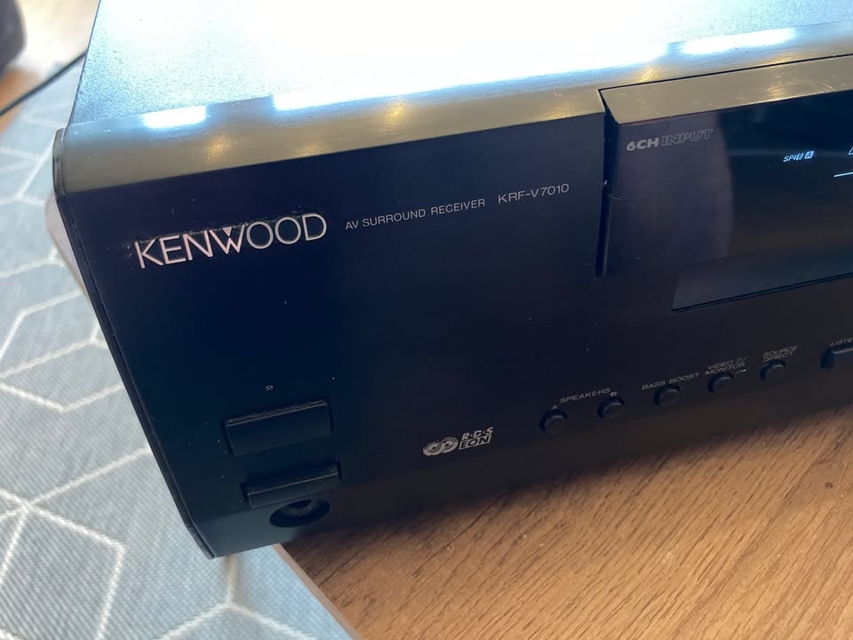 Kenwood KRF-V7010 - AV Receiver 5.1 - 2