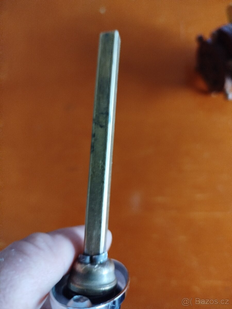 Klika dveří s klíčem - 2