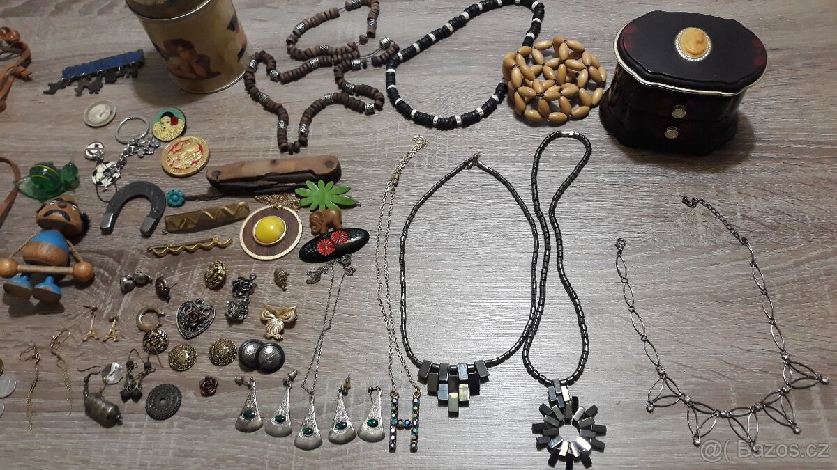 Střibro a bižuterie - 2