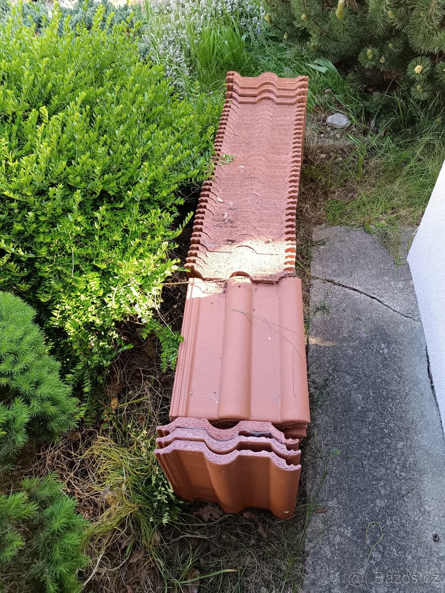 Prodám starší tašky bramac - 2