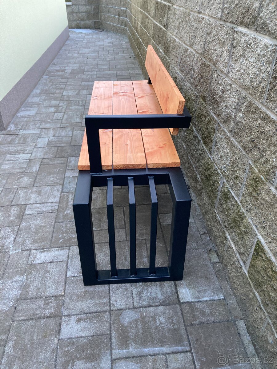 Zahradní lavička - 2