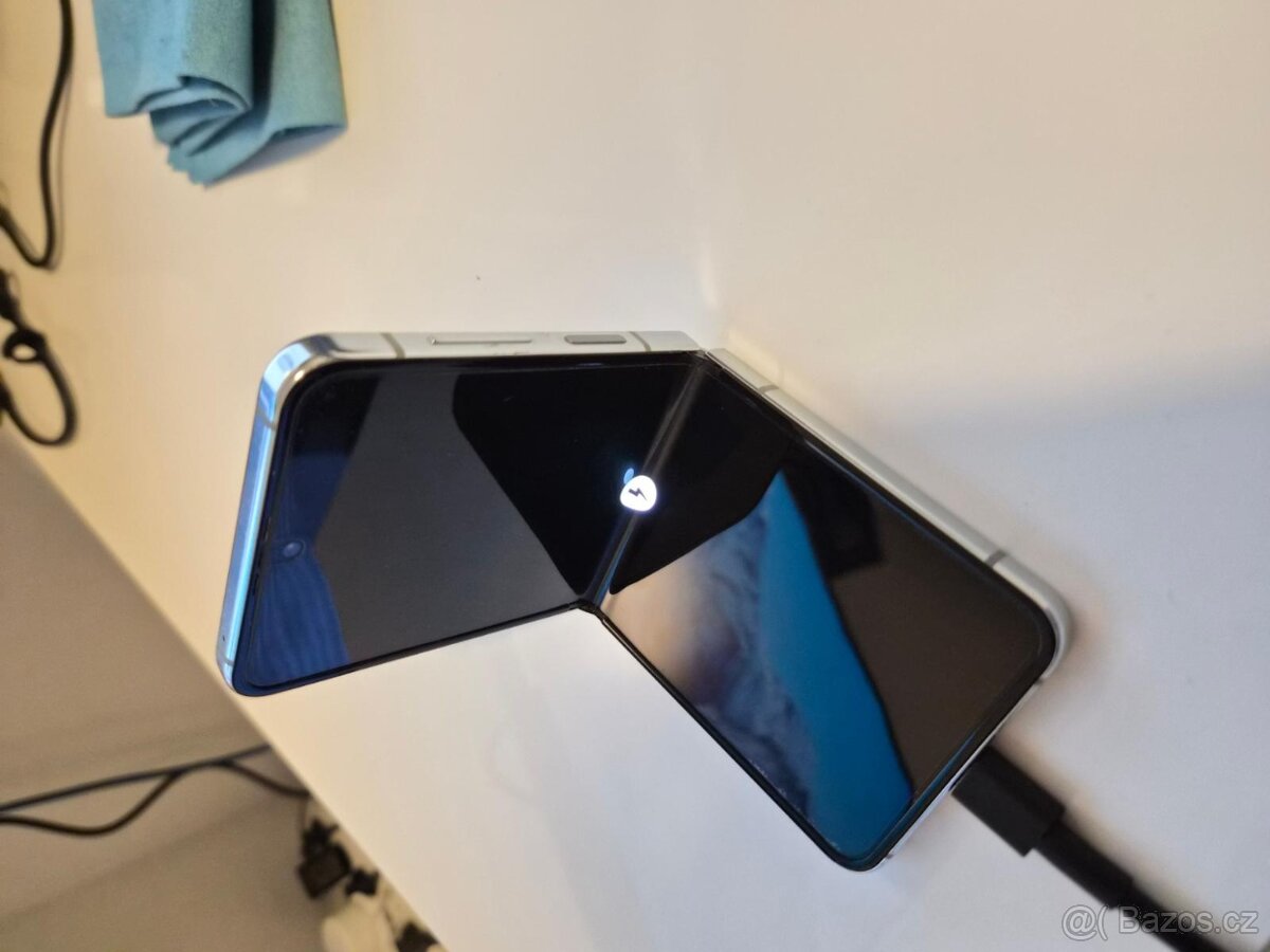 Samsung Z flip 5 - 2