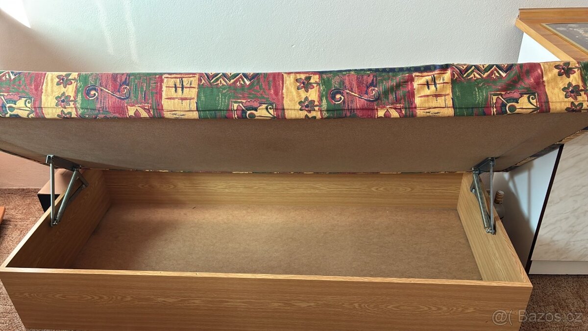 Válenda s úložným prostorem - 2