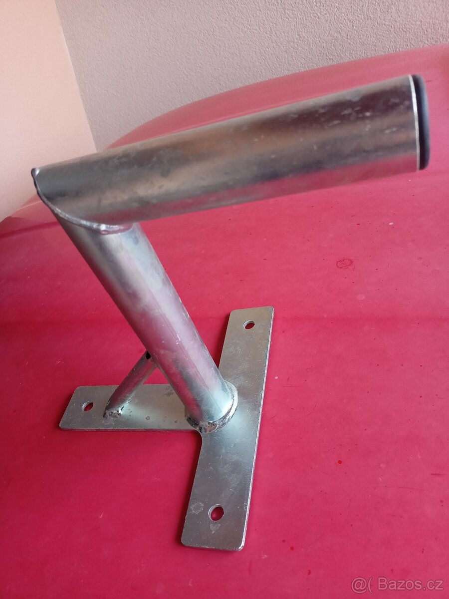 Držák antény / satelitu - 2