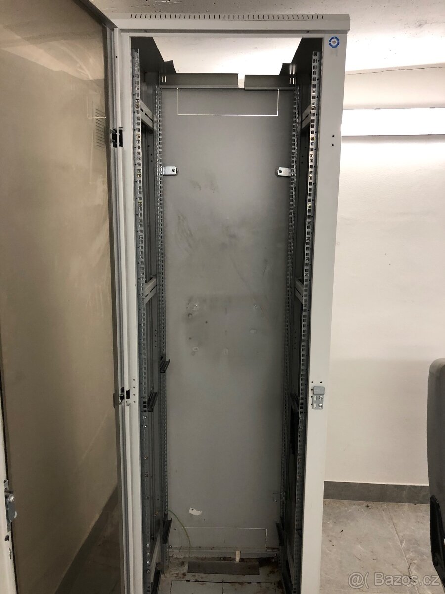 Řadová rozvaděčová skříň - 2