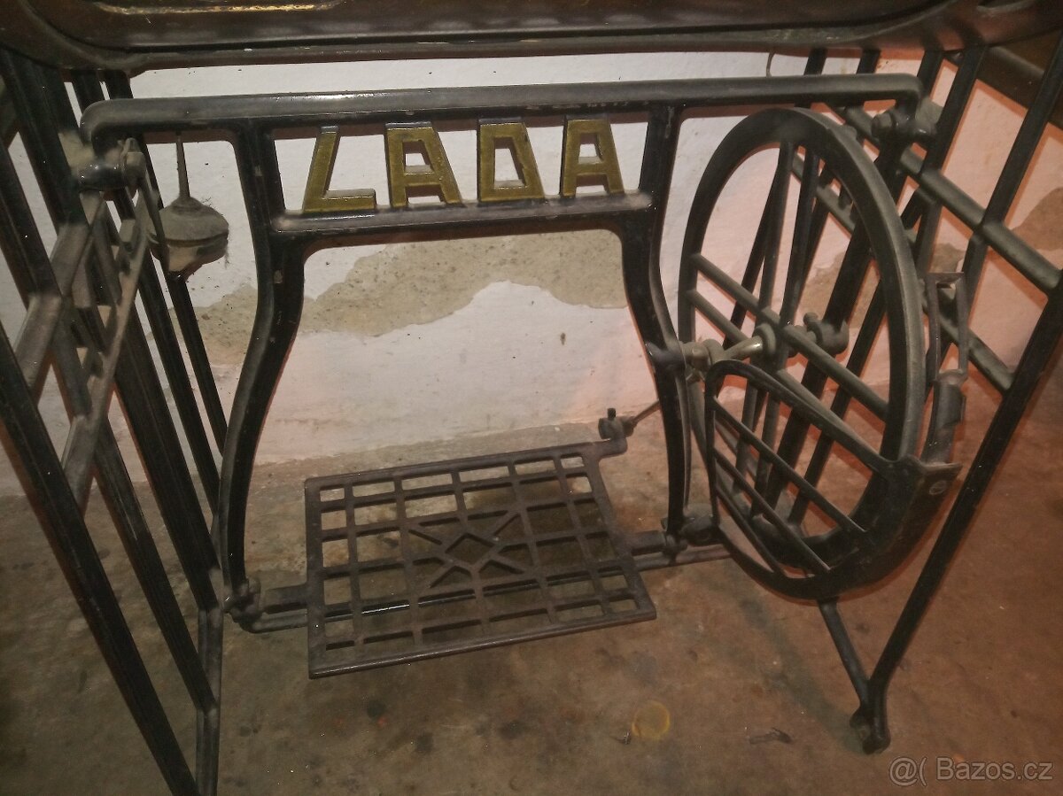 Šicí stroj Lada - 2