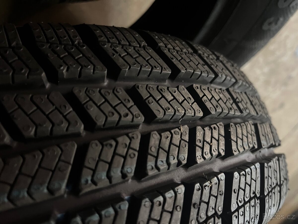Pneumatiky zimní 165/70 R13 - 2