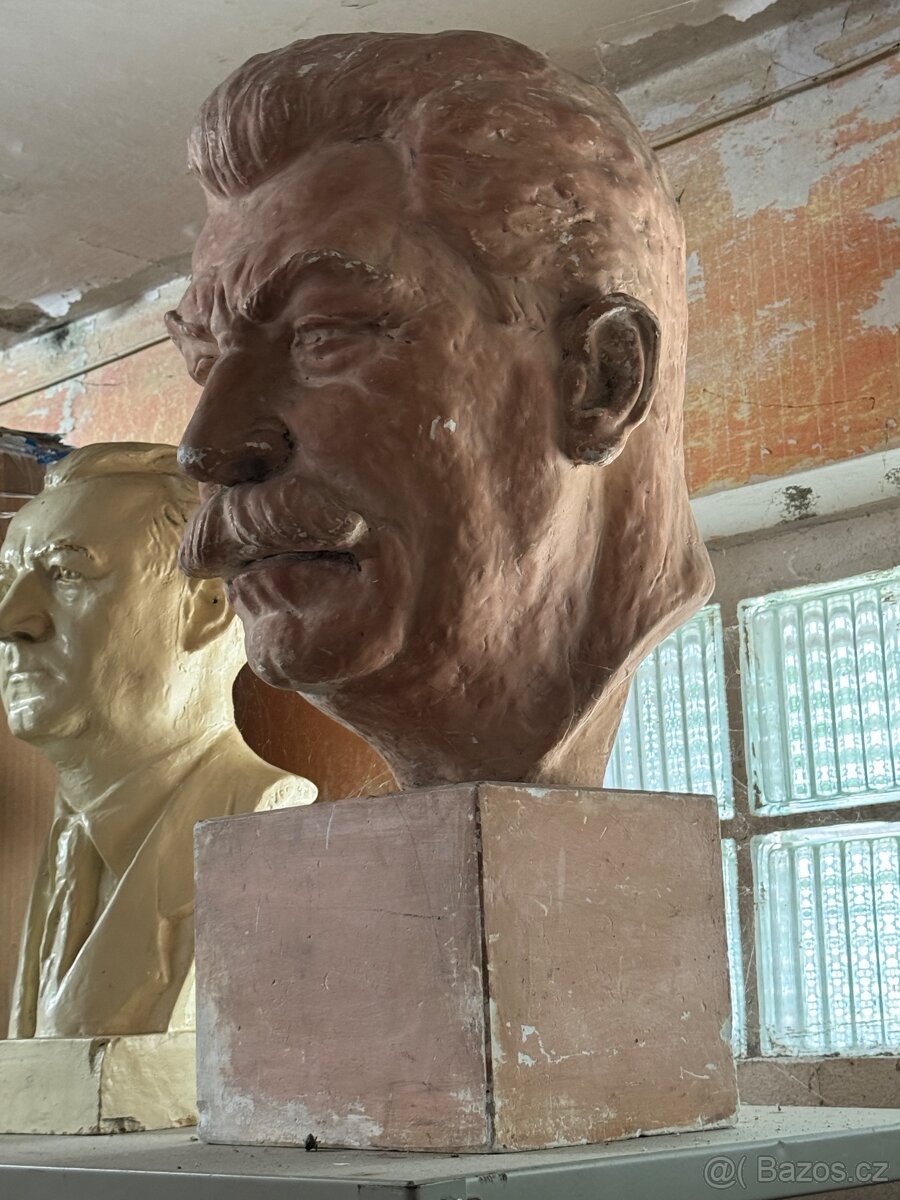 Bista Stalin - obrovská - 2