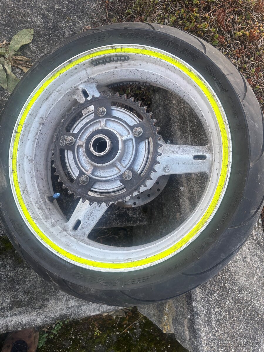 Zadni kolo na Suzuki Gsxr 750 600 00-05 - 2