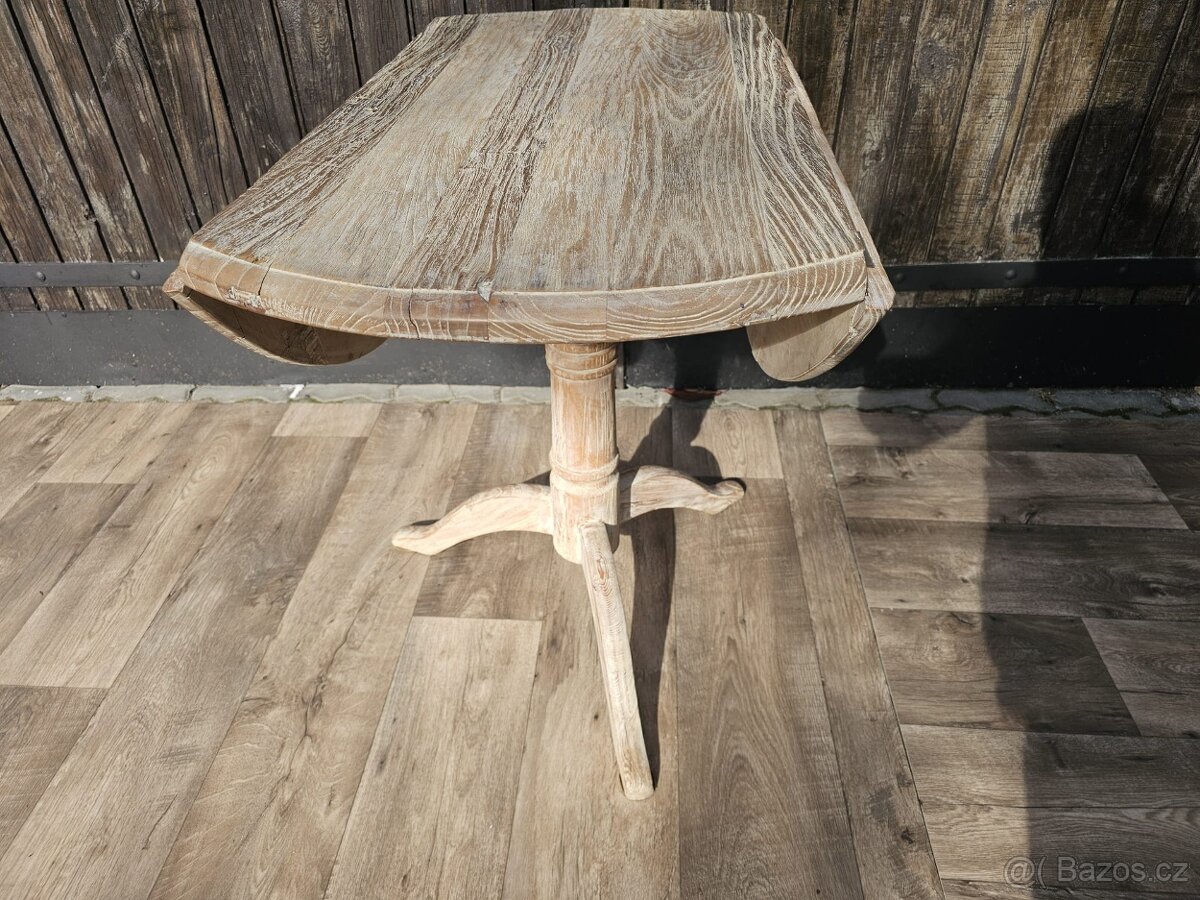 Masivní rozkládací stolek - 2