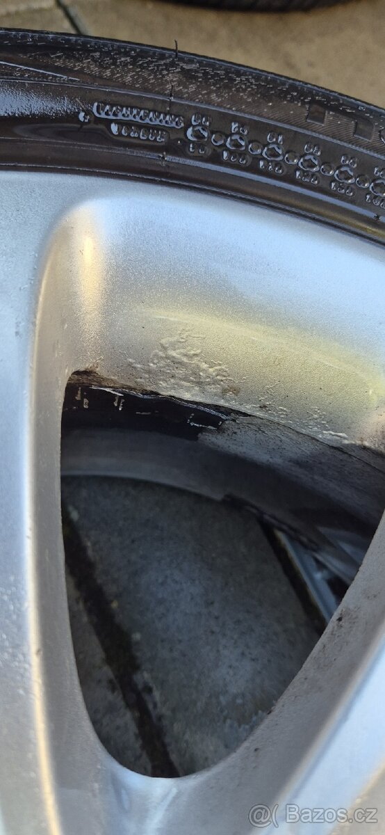 Prodám orig. 17" alu kola na Škoda Superb r.v. 2014 - 2