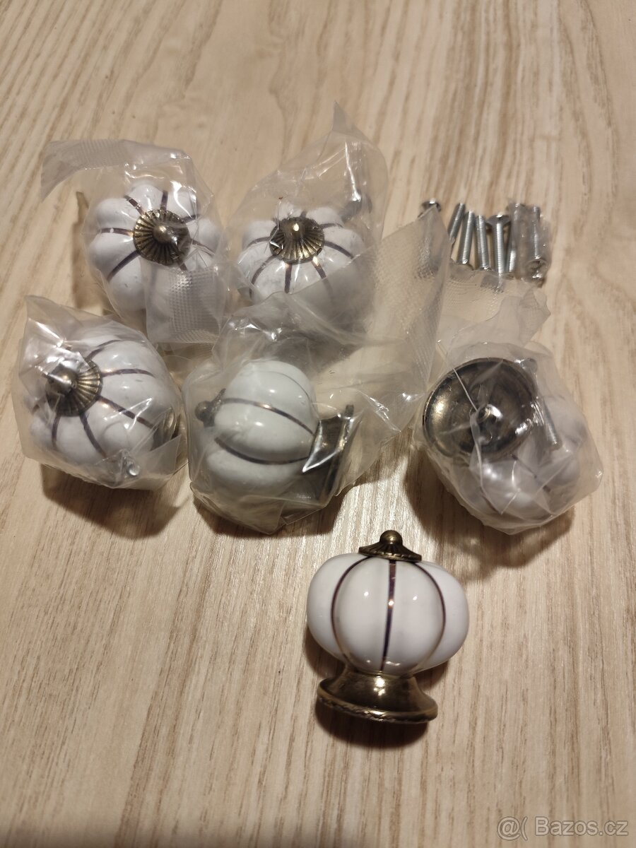 Nábytkářské úchytky, knopky - 2