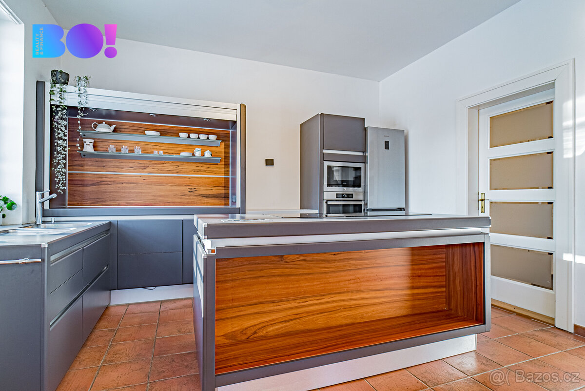 Prodej vily 7+kk se stavebním pozemkem, Frýdlant nad Ostravi - 2